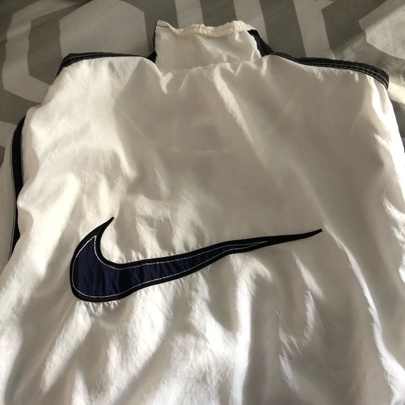 Vintage Nike Windbreaker. - Picture 4 of 4